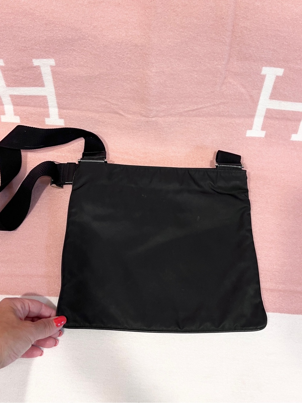 Prada⭐️⭐️Black Nylon Messenger Bag with Adjustable Prada embossed Strap! Offers! - Picture 5 of 8